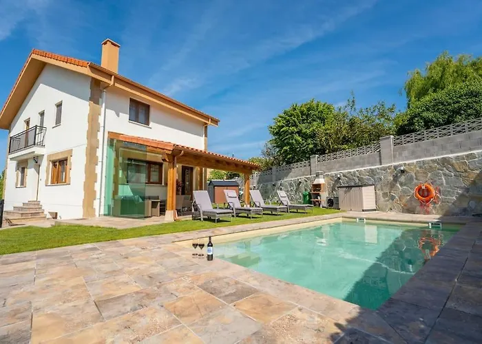Lujo Y Piscina En Cantabria El Astillero
