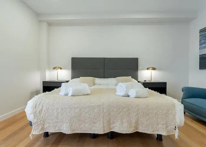 Lujo Y Piscina En Cantabria * El Astillero