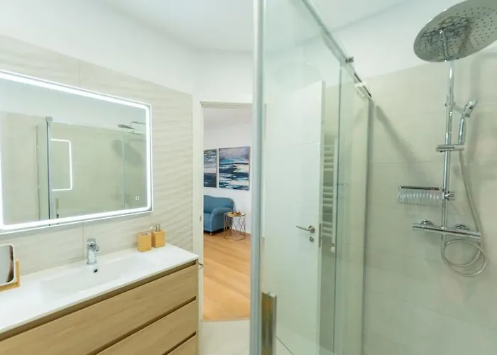 Lujo Y Piscina En Cantabria * El Astillero