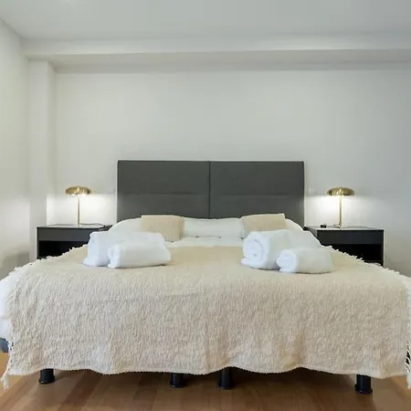 Lujo Y Piscina En Cantabria * El Astillero