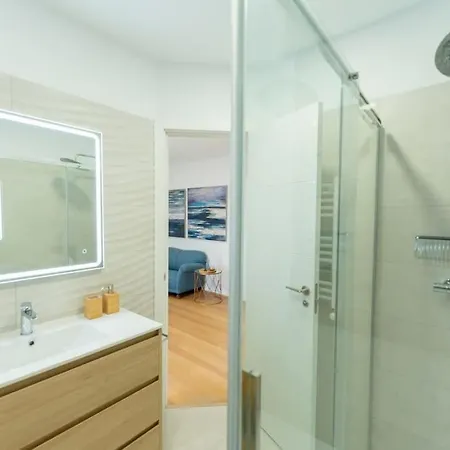 Lujo Y Piscina En Cantabria * El Astillero