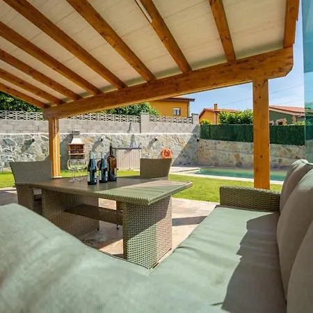 Lujo Y Piscina En Cantabria El Astillero