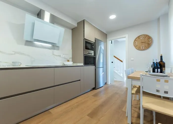 Апартаменты Lujo Y Piscina En Cantabria Эль-Астильеро